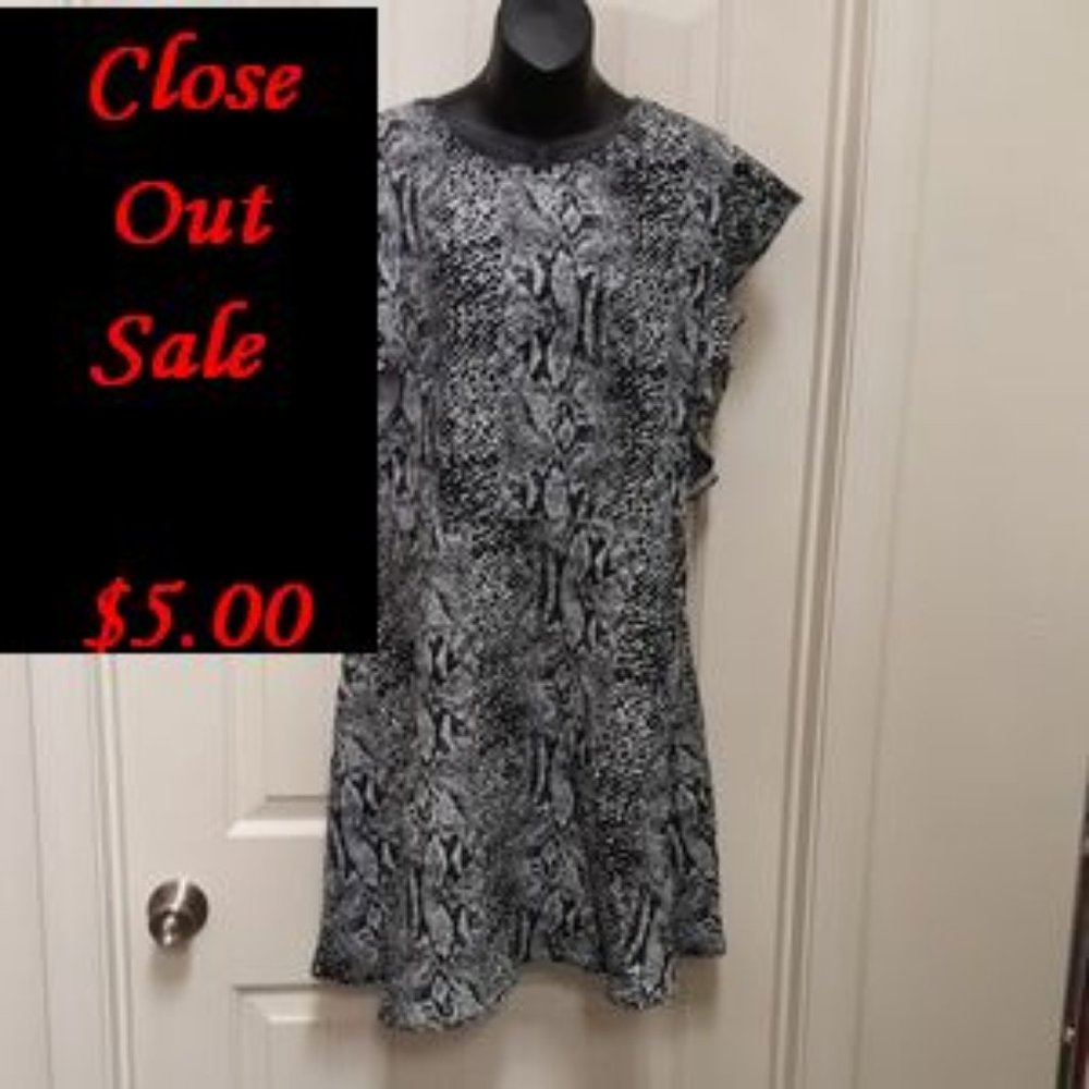 NWT Who What Wear Black & White Dress